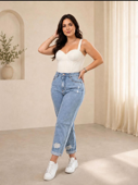 Calça Mom Jeans Rasgada